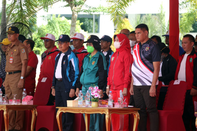 Popprov Kalteng Resmi Dibuka, Pj Bupati Harap Kontingen Kobar Berikan Hasil Maksimal
