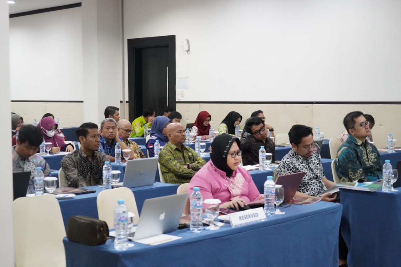 Asisten Ekbang Sri Widanarni Buka Seminar Akhir Kajian Universitas Gadjah Mada