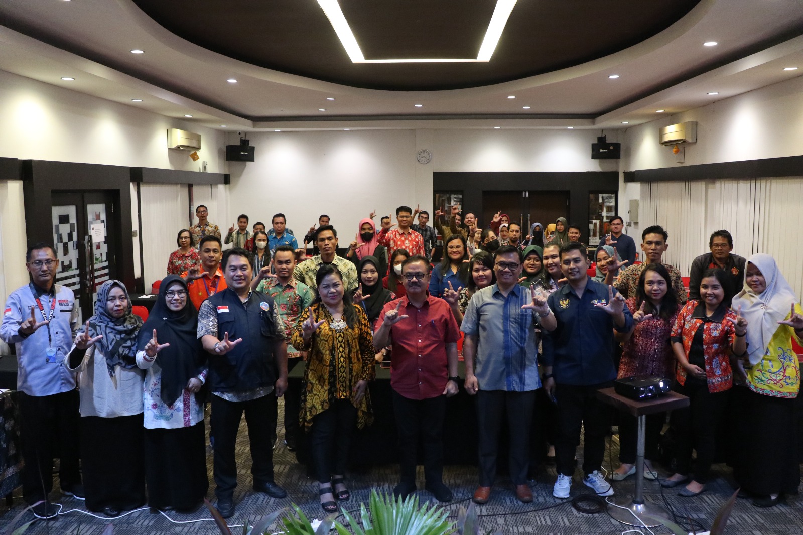 Tutup Kegiatan Fasilitasi PTK Terampil TIK, Herson B. Aden Ingatkan Kompetensi Digital Kunci Utama Pendidikan Inovatif dan Berdaya Saing