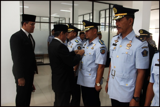 YOSEPH LANTIK 14 PEJABAT ADMINISTRATOR DAN PENGAWAS ESELON III DAN IV SERTA FUNGSIONAL TERTENTU DI LINGKUP KANWIL KALIMANTAN TENGAH