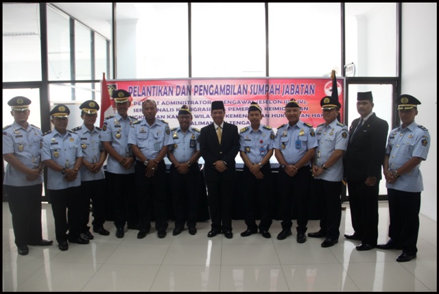 YOSEPH LANTIK 14 PEJABAT ADMINISTRATOR DAN PENGAWAS ESELON III DAN IV SERTA FUNGSIONAL TERTENTU DI LINGKUP KANWIL KALIMANTAN TENGAH