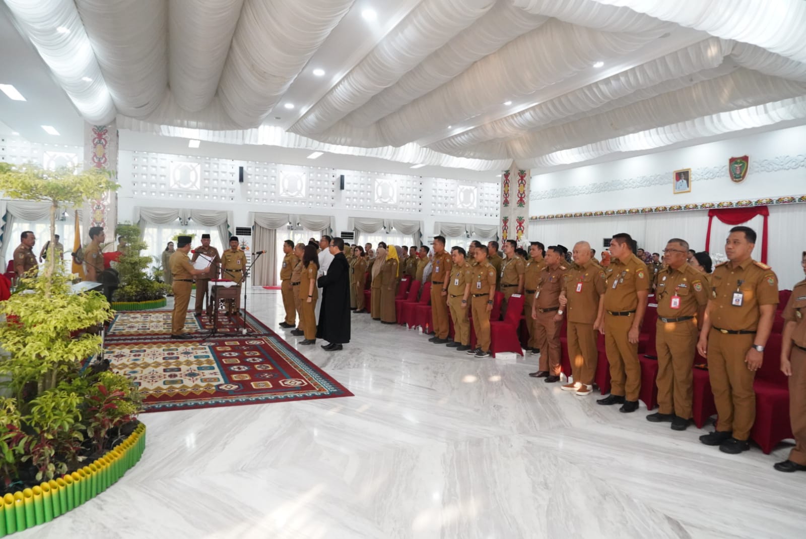 Gubernur Sugianto Sabran Melantik dan Mengambil  Sumpah/Janji Pejabat Pimpinan Tinggi Pratama dan Pejabat Administrator di Lingkungan Pemprov Kalteng 