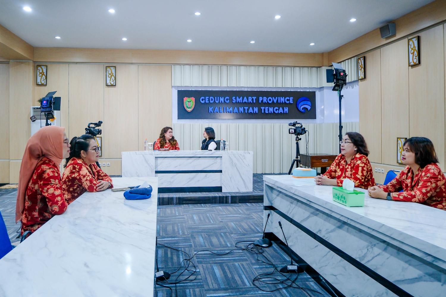DWP Kalteng Angkat Pemberdayaan Perempuan melalui Podcast Diskominfosantik   