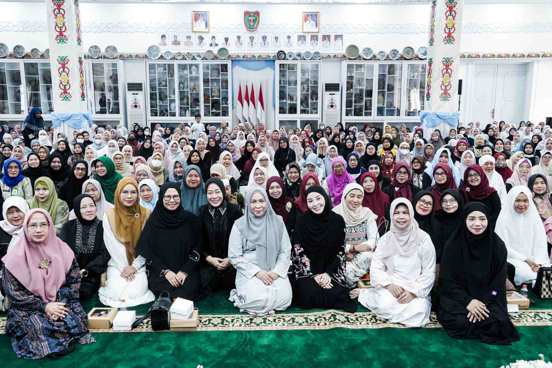 Pemprov Kalteng Gelar Pengajian Rutin Muslimah dan Peringatan Maulid Nabi Muhammad SAW 1448 H di Istana Isen Mulang