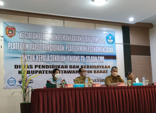 50 Kepala Sekolah Jenjang TK SD SMP Ikuti Pelatihan Pemanfaatan Platform SOS, Platform Rapor Pendidikan dan Platform Merdeka Mengajar