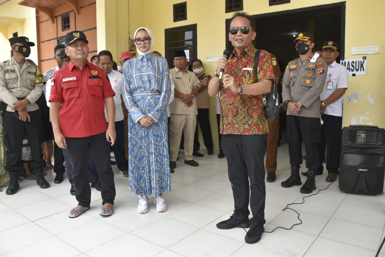 Tangani Inflasi di Kalteng, Gubernur Sugianto Sabran Tinjau Pasar Murah dan Pasar Penyeimbang di Kelurahan Kumai Hilir Kabupaten Kobar