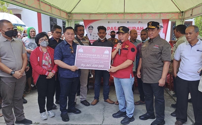 Atasi Dampak Inflasi, Gubernur Bantu 6000 Pelaku Usaha Perikanan Kalteng Melalui BLT BBM