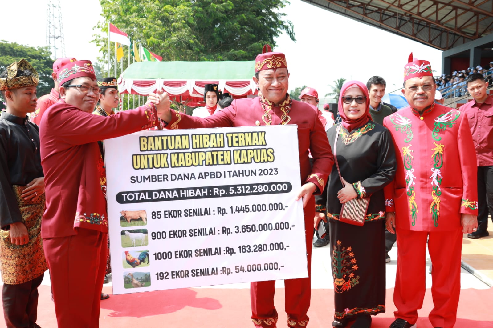 Wagub Kalteng Edy Pratowo Pimpin Upacara HSP ke-95 Tahun 2023 di Stadion Panunjung Tarung Kapuas