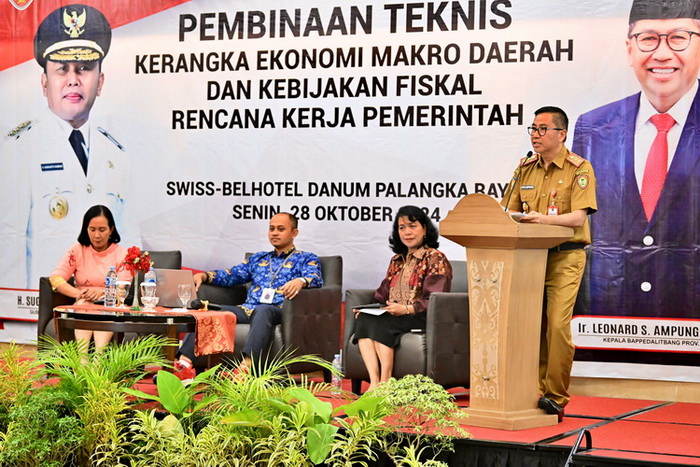 Kepala Bappedalitbang Prov. Kalteng Buka Pembinaan Teknis Kerangka Ekonomi Makro Daerah