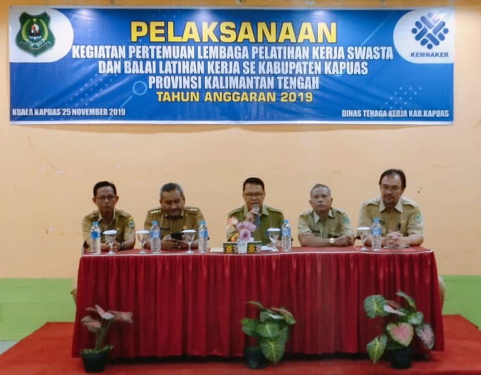 Disnaker Laksanakan Pertemuan Pengelola BLK Dan LPKS se Kabupaten Kapuas