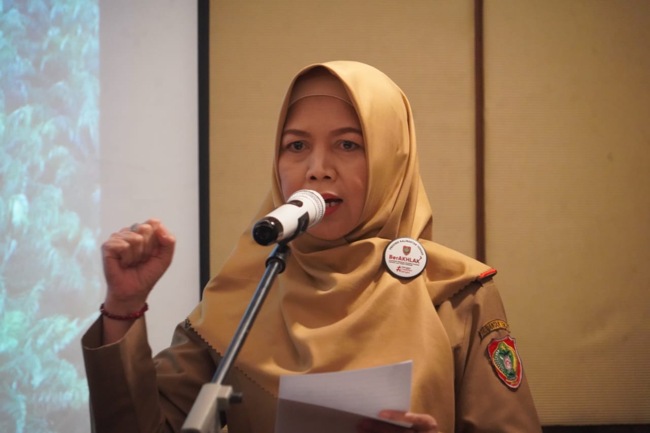 Asisten Ekbang Sri Widanarni Buka Bimtek Penyusunan dan Pelaporan Rencana Aksi Daerah Perkebunan Kelapa Sawit Berkelanjutan