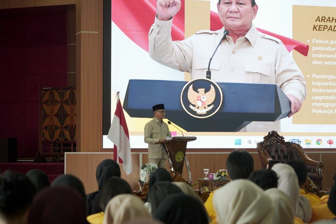 Menteri P2MI Mukhtarudin Beri Kuliah Tamu di UPR, Dorong Mahasiswa Siap Bersaing di Pasar Kerja Global