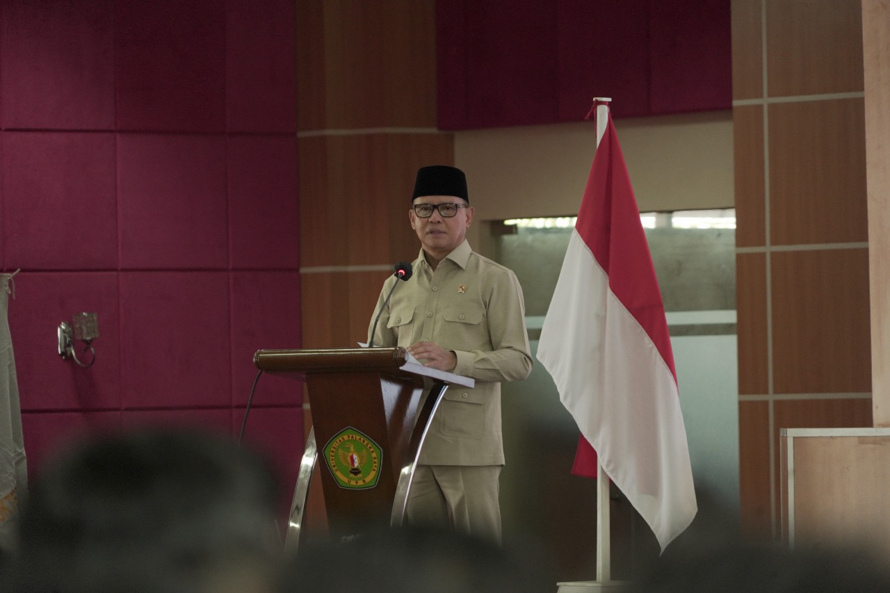 Menteri P2MI Mukhtarudin Beri Kuliah Tamu di UPR, Dorong Mahasiswa Siap Bersaing di Pasar Kerja Global