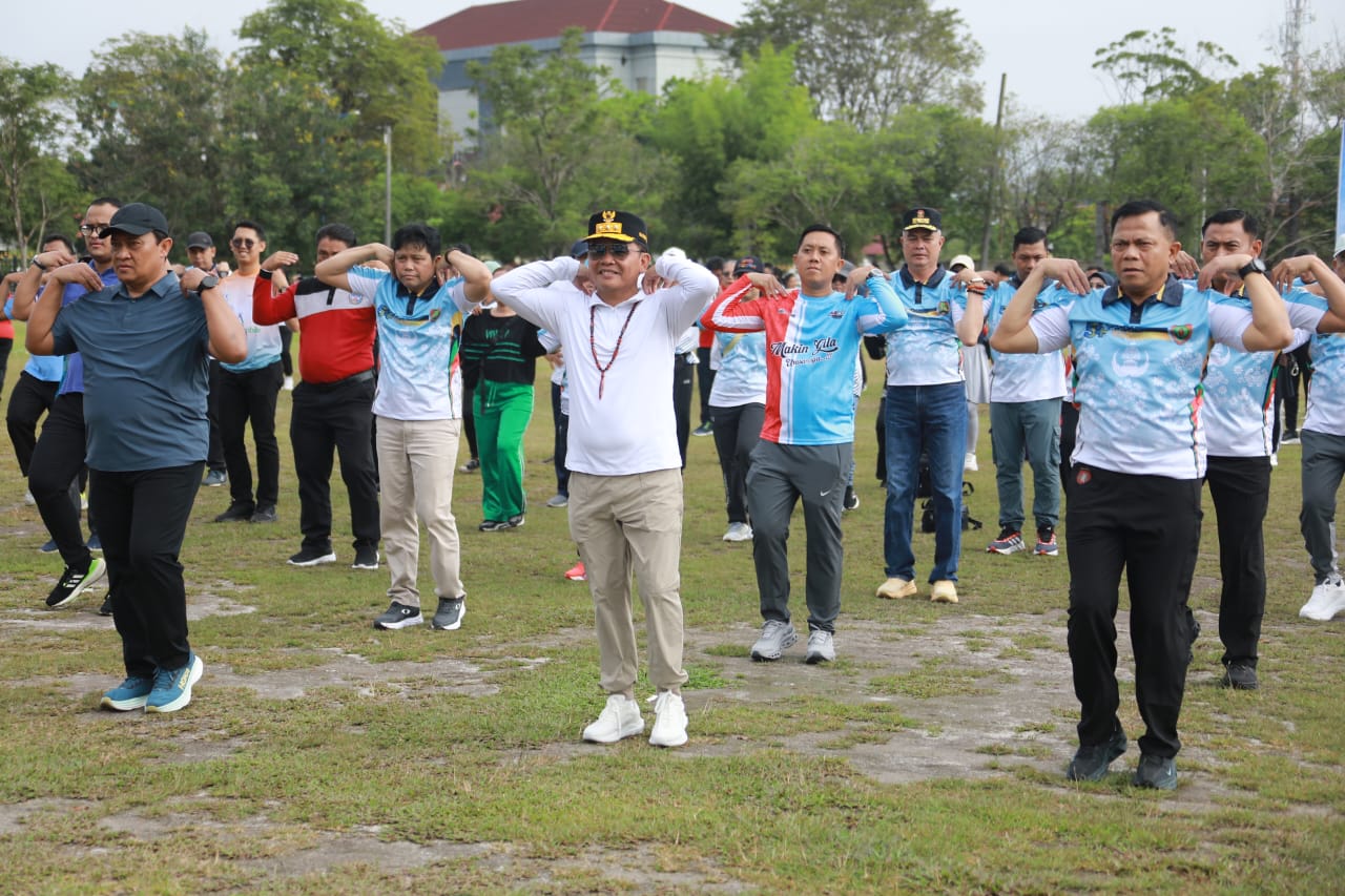 Gubernur Kalteng Buka Jalan Sehat dan Senam Bersama HUT Ke-54 KORPRI, Tekankan ASN Bugar dan Profesional