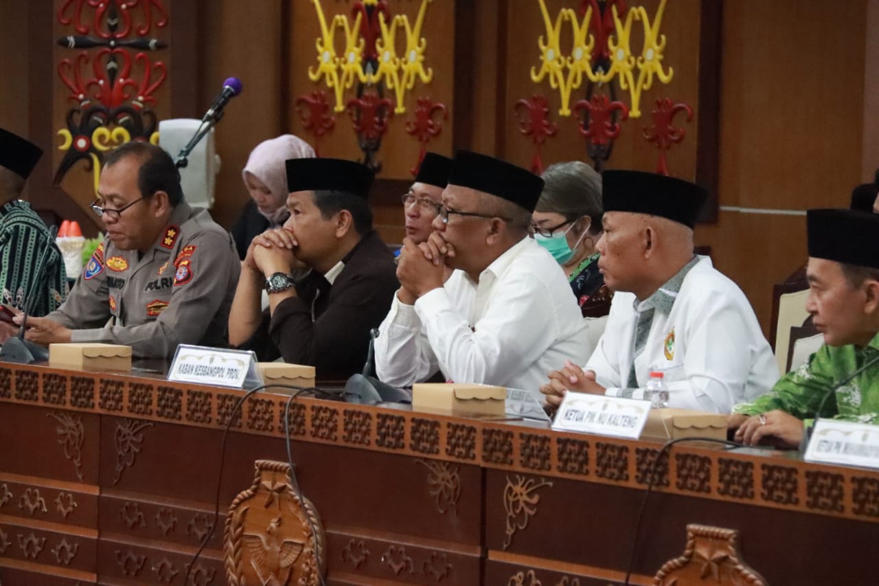 Kepala Badan Kesbangpol Prov. Kalteng Hadiri FKUB Award