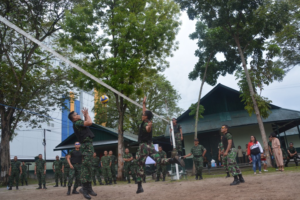 Voli Komando? Inilah Olah Raga Baru di Korem 102/Pjg.