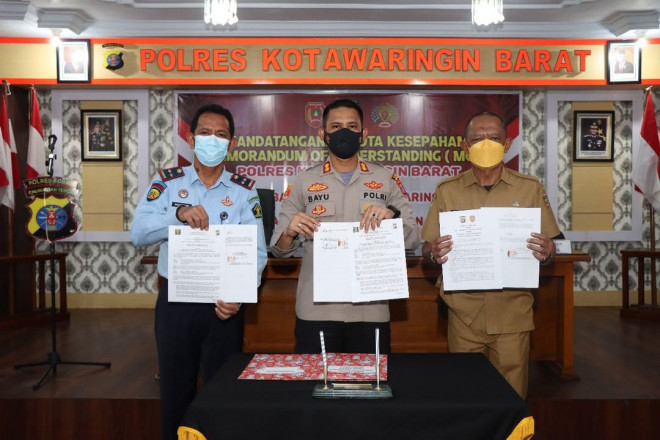 Polres Kobar Teken MoU dengan Badan Kesbangpol Kobar dan Lapas Kelas II Pangkalan Bun