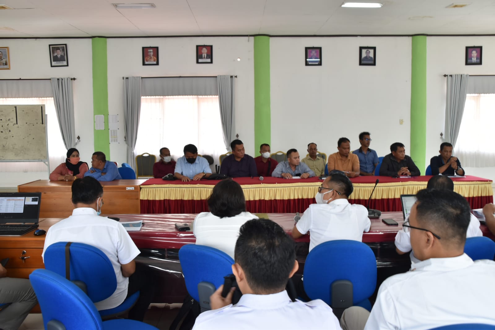 Asisten Ekbang Leonard S. Ampung Buka Rapat Verifikasi Kelayakan WIUP Batuan dan SIPB