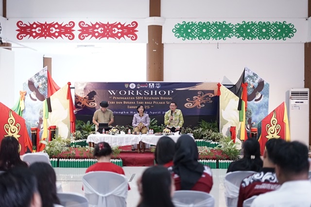 Disbudpar Selenggarakan Workshop Peningkatan SDM Kesenian Bidang Tari  dan Busana Tari Tahun 2025