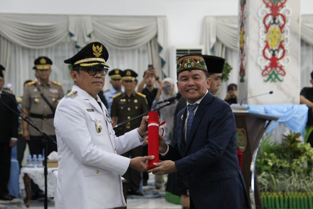 Lantik Pj. Bupati Barito Utara, Gubernur Agustiar Sabran Tekankan Percepatan Pembangunan yang Berdampak Langsung pada Masyarakat