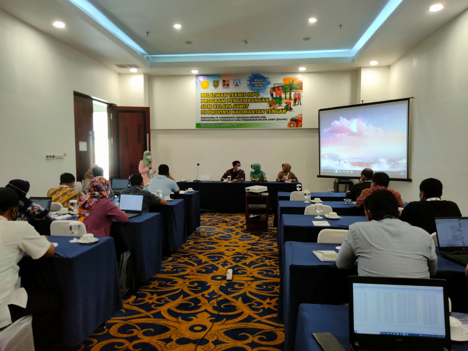 Disbun Prov. Kalteng Fasilitasi Pelatihan Teknis ISPO Program Pengembangan SDM Kelapa Sawit