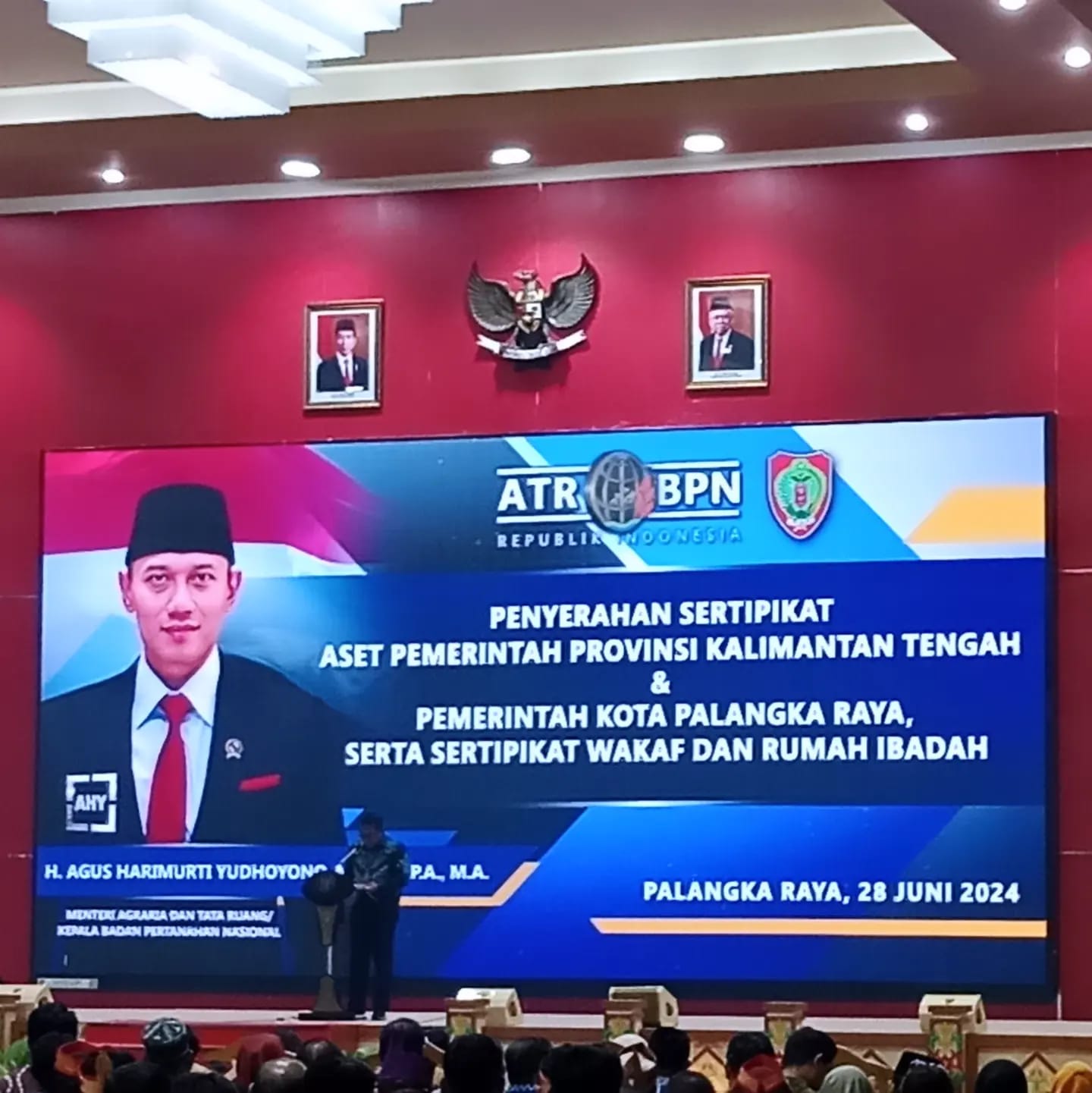 Sekretaris DPRD Prov. Kalteng Hadiri Acara Penyerahan Sertipikat oleh Menteri ATR/BPN