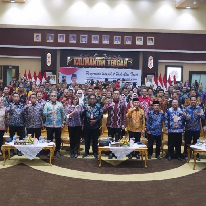 Sekretaris DPRD Prov. Kalteng Hadiri Acara Penyerahan Sertipikat oleh Menteri ATR/BPN