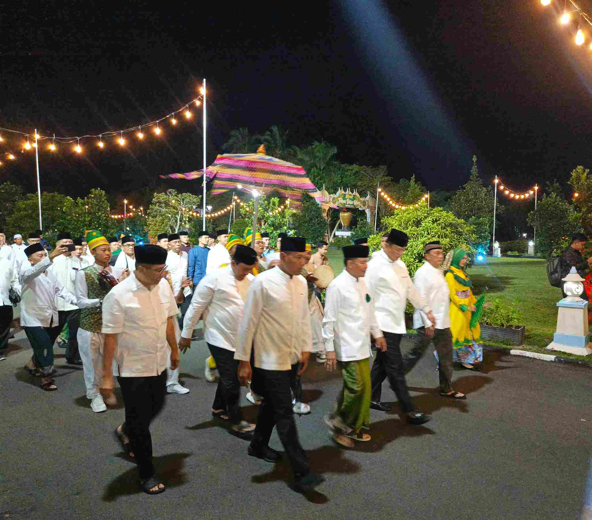 Satpol PP Kalteng Tertibkan PKL dan Amankan Acara Doa Bersama 1 Muharam di Bundaran Besar