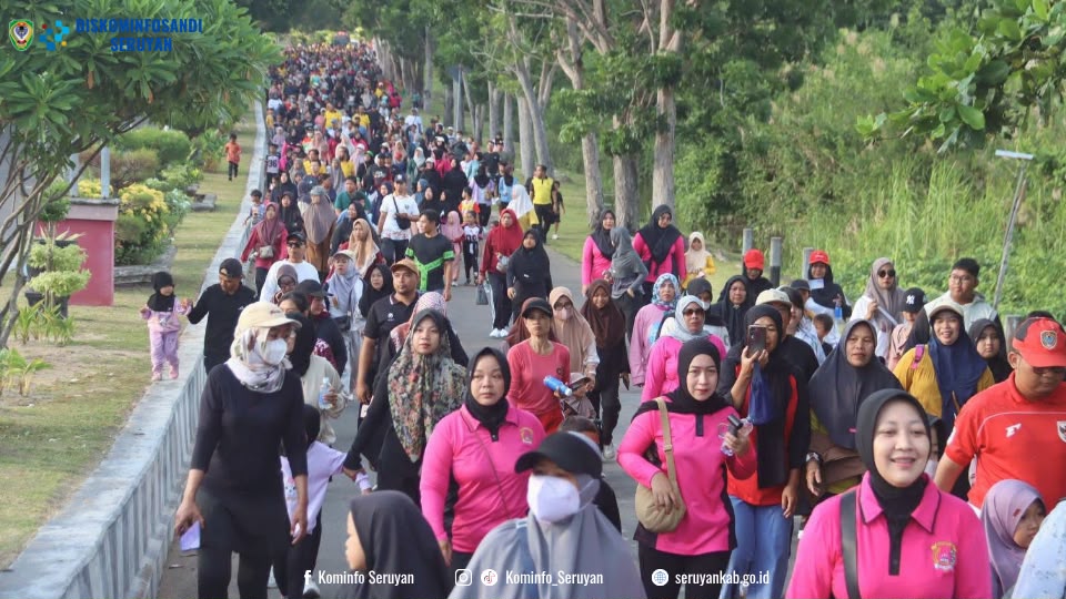 Meriahkan Hari Bhayangkara ke-80, Bupati Seruyan Ikuti Jalan Sehat