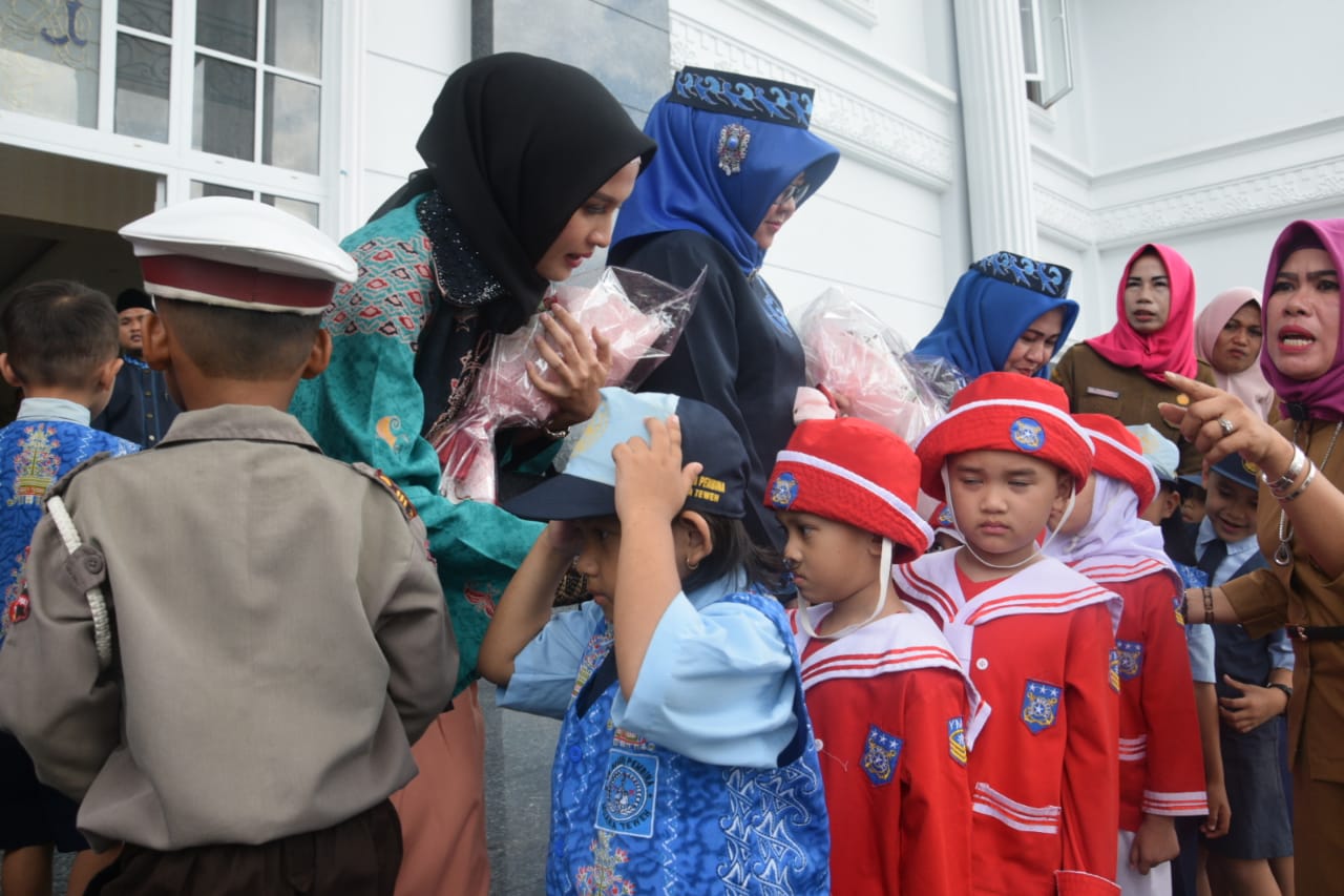 Yulistra Ivo Sugianto Sabran Ajak Pelajar SMA/SMK dan Madrasah Aliyah se-Kabupaten Barito Utara di Muara Teweh Perangi Narkoba