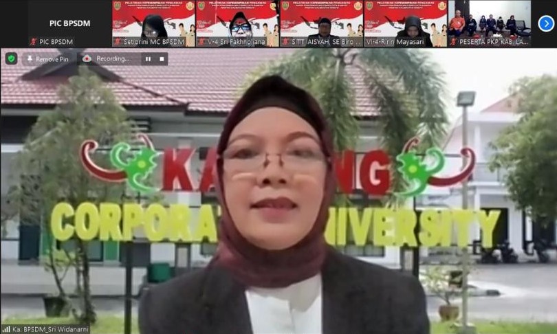 Sahli Gubernur Bidang Kemasyarakatan dan SDM Suhaemi Resmi Tutup Pelatihan Kepemimpinan Pengawas Provinsi Kalimantan Tengah Angkatan III, IV, V, dan VI Tahun 2022 