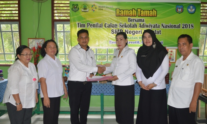 SMPN 3 Selat Menuju Sekolah Adiwiyata Tingkat Nasional 2018