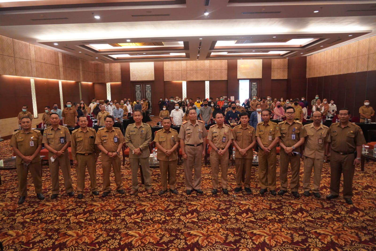 Sahli Gubernur Bidang Ekonomi Keuangan dan Pembangunan Yuas Elko Buka Rapat Koordinasi dan Sinkronisasi pada Forum Pelayanan Terpadu Satu Pintu 