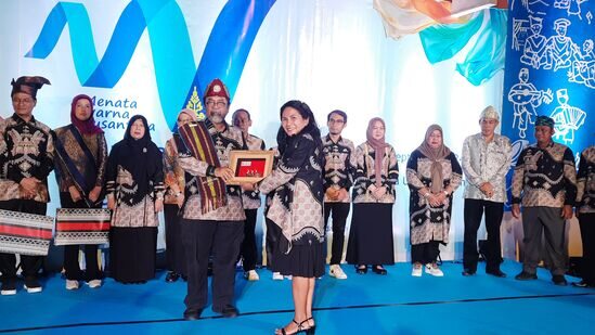 Kalteng Hadirkan Warna Lokal dalam Pameran Kain Tradisional Nusantara 2024