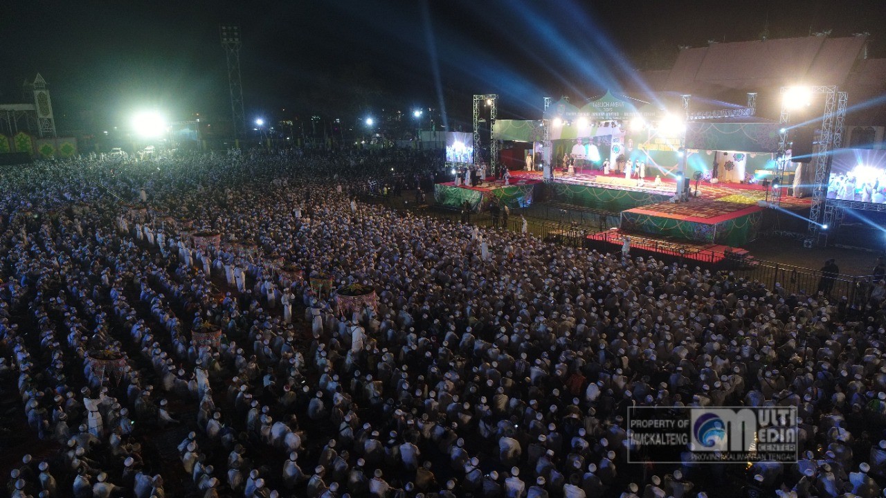 Tabligh Akbar Habib Umar Bin Hafidz Dihadiri Puluhan Ribu Masyarakat