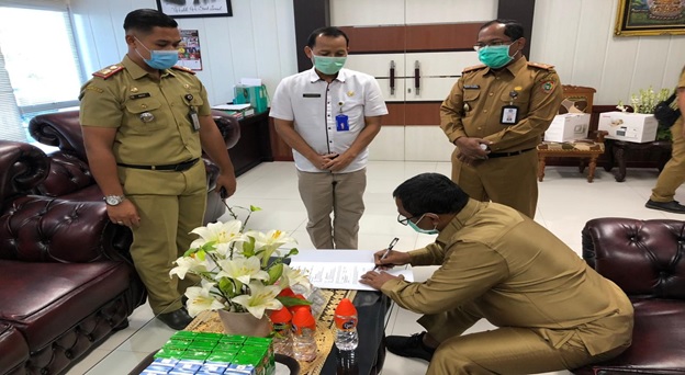 Plt. Gubernur Serahkan Ventilator Untuk Barito Utara