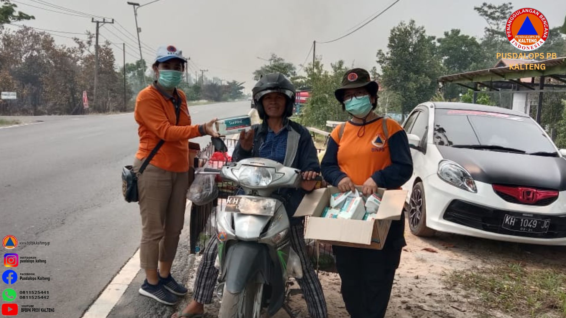 Satgas Pengendalian Karhutla Bagikan 1000 Masker Kepada Warga Desa Tumbang Nusa 