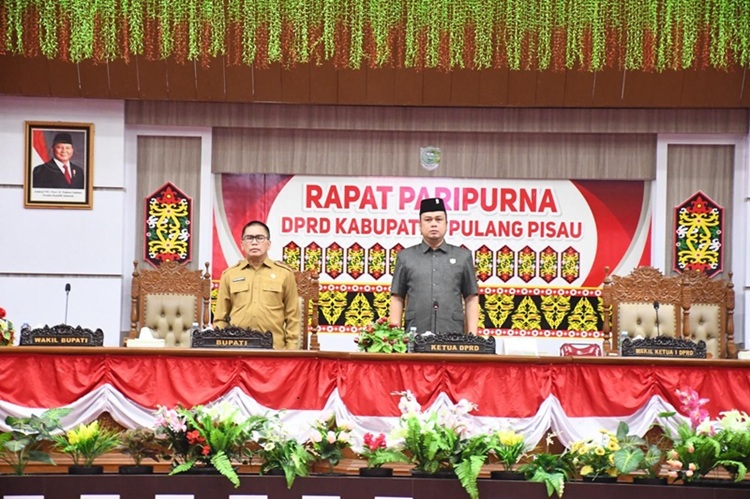 Sekda Pulang Pisau Hadiri Rapat Paripurna DPRD Masa Persidangan III