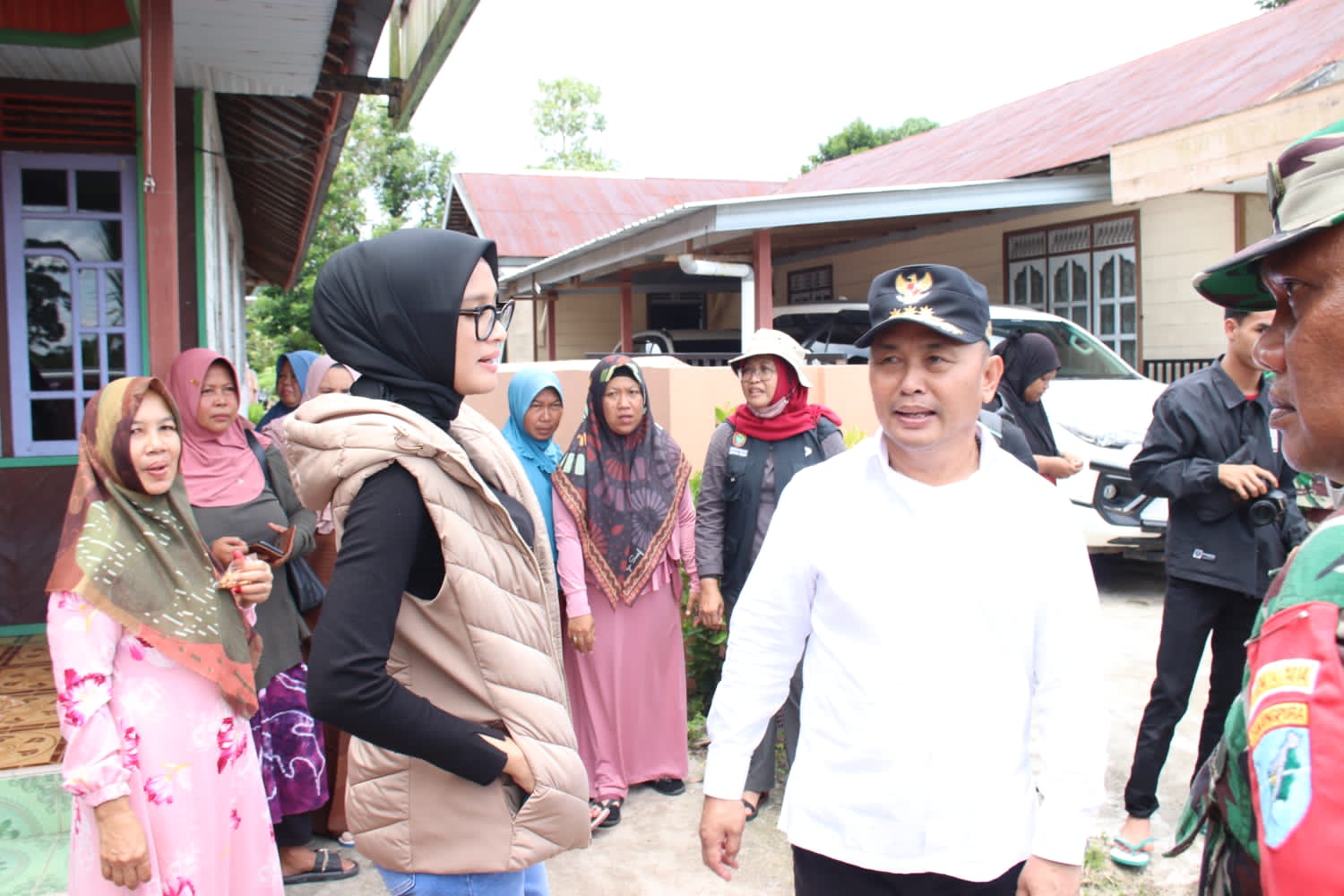 Sebelum Bertolak ke Sukamara, Gubernur Sugianto Sabran Sambangi Pengungsi di Kelurahan Kotawaringin Hulu, Kobar