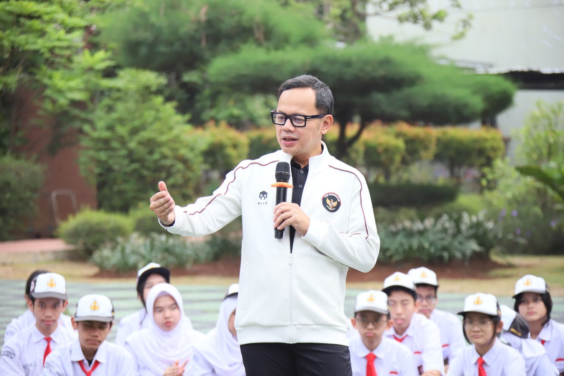 Peringati Hari Sumpah Pemuda, Wamendagri Bima Arya Ajak Siswa SMAN Unggulan M.H. Thamrin Siapkan Indonesia Emas 2045