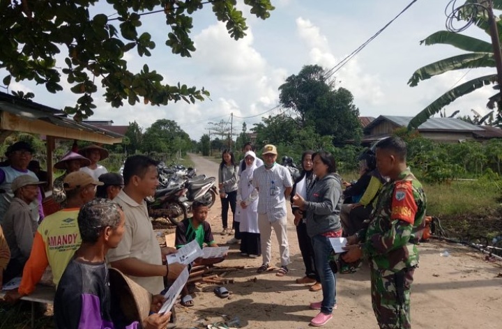 Kelurahan Kalampangan Giat Gotong Royong dan Pembagian Bubuk Abate