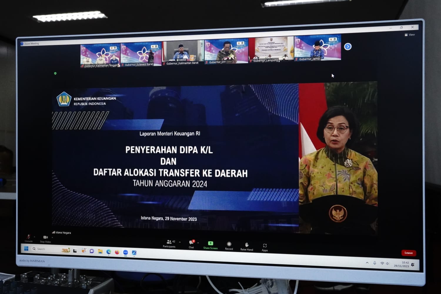 Wagub Kalteng Edy Pratowo Hadiri Penyerahan DIPA dan Buku TKD Tahun 2024 oleh Presiden RI secara Virtual