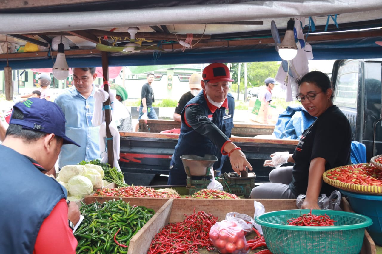 Sahli Gubernur Yuas Elko Pimpin Pemantauan Stok dan Harga Pangan Jelang Nataru