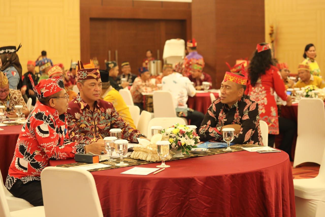 Sekda Buka Rakorpim Dewan Adat Dayak se-Kalteng