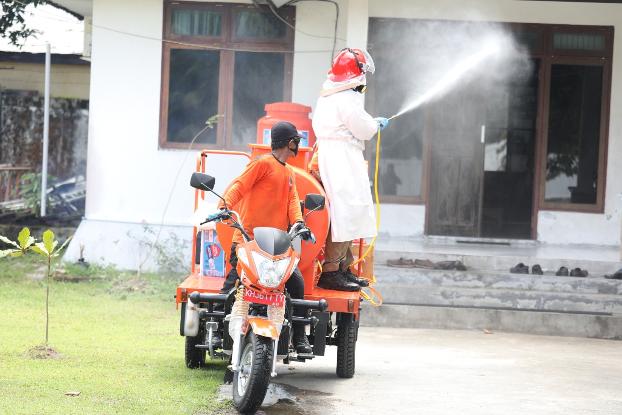 Gubernur Kalteng Instruksikan Penyemprotan Cairan Disinfektan di Wilayah Perkantoran