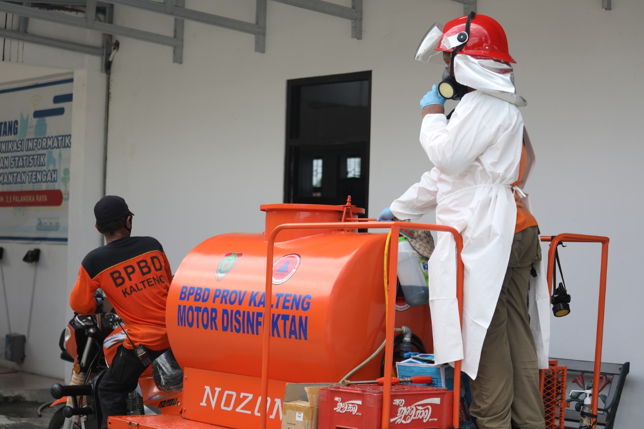 Gubernur Kalteng Instruksikan Penyemprotan Cairan Disinfektan di Wilayah Perkantoran