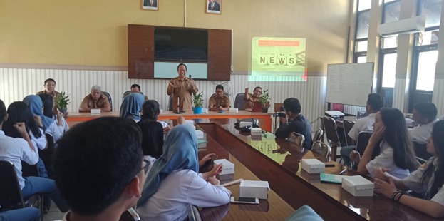 Bekal Terbitkan Buletin Sekolah, SMA Negeri 1 Palangka Raya Gelar Pelatihan Jurnalistik 