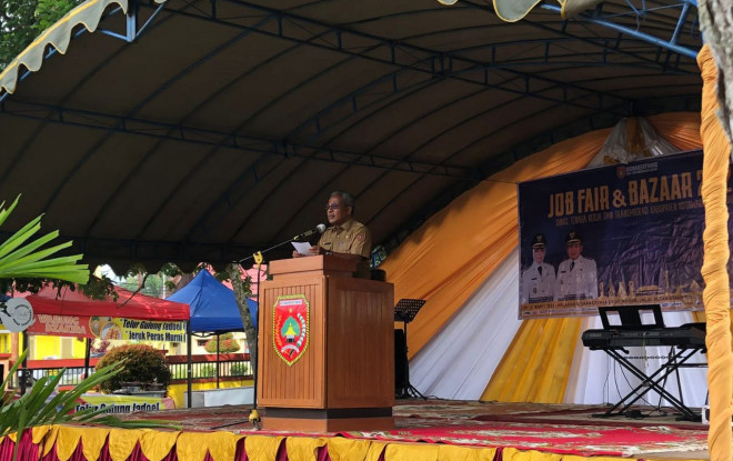 Fasilitasi Para Pencari Kerja, Pemkab Kobar Adakan Job Fair dan Bazaar 2022