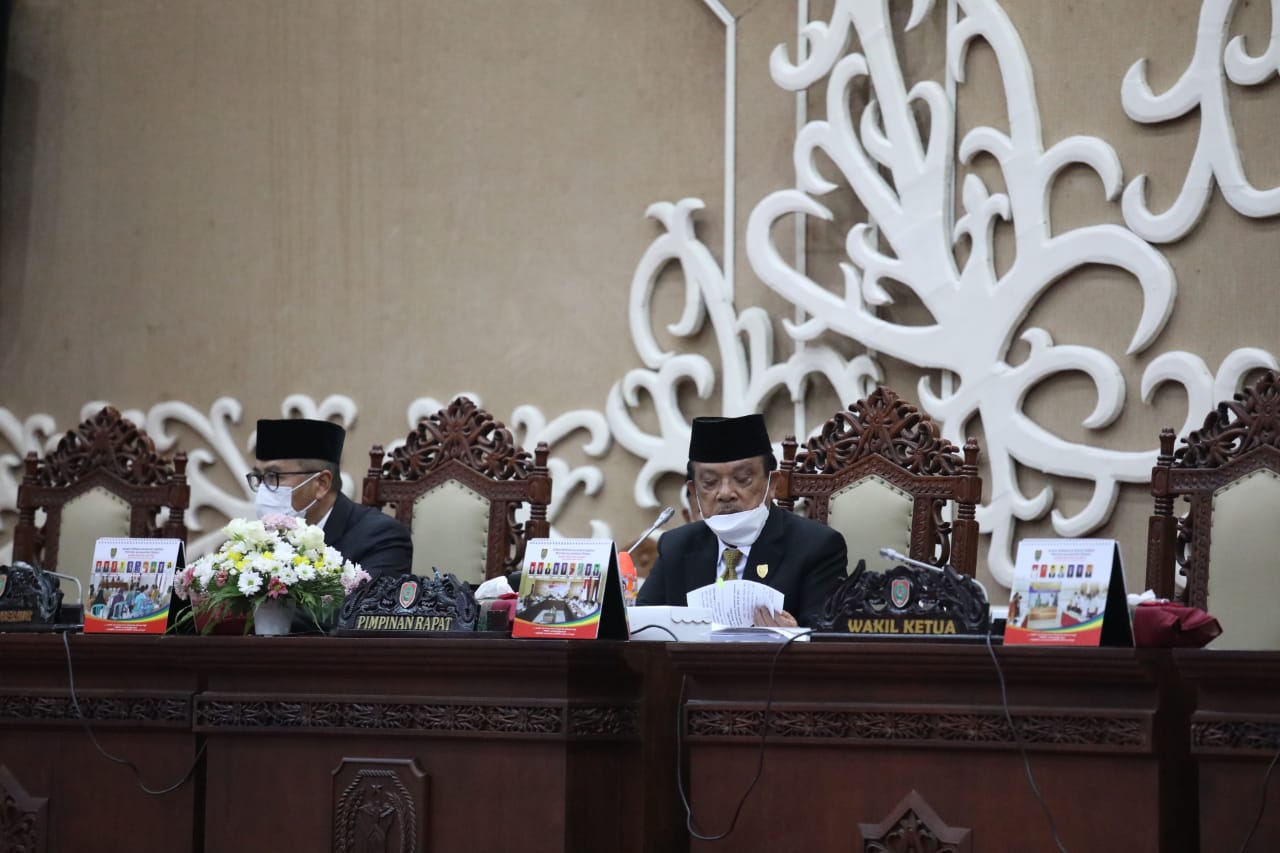 Asisten Ekbang Hadiri Rapat Paripurna Istimewa Peresmian Pengangkatan dan Pengucapan Sumpah/Janji Pengganti Antar Waktu Anggota DPRD Prov. Kalteng