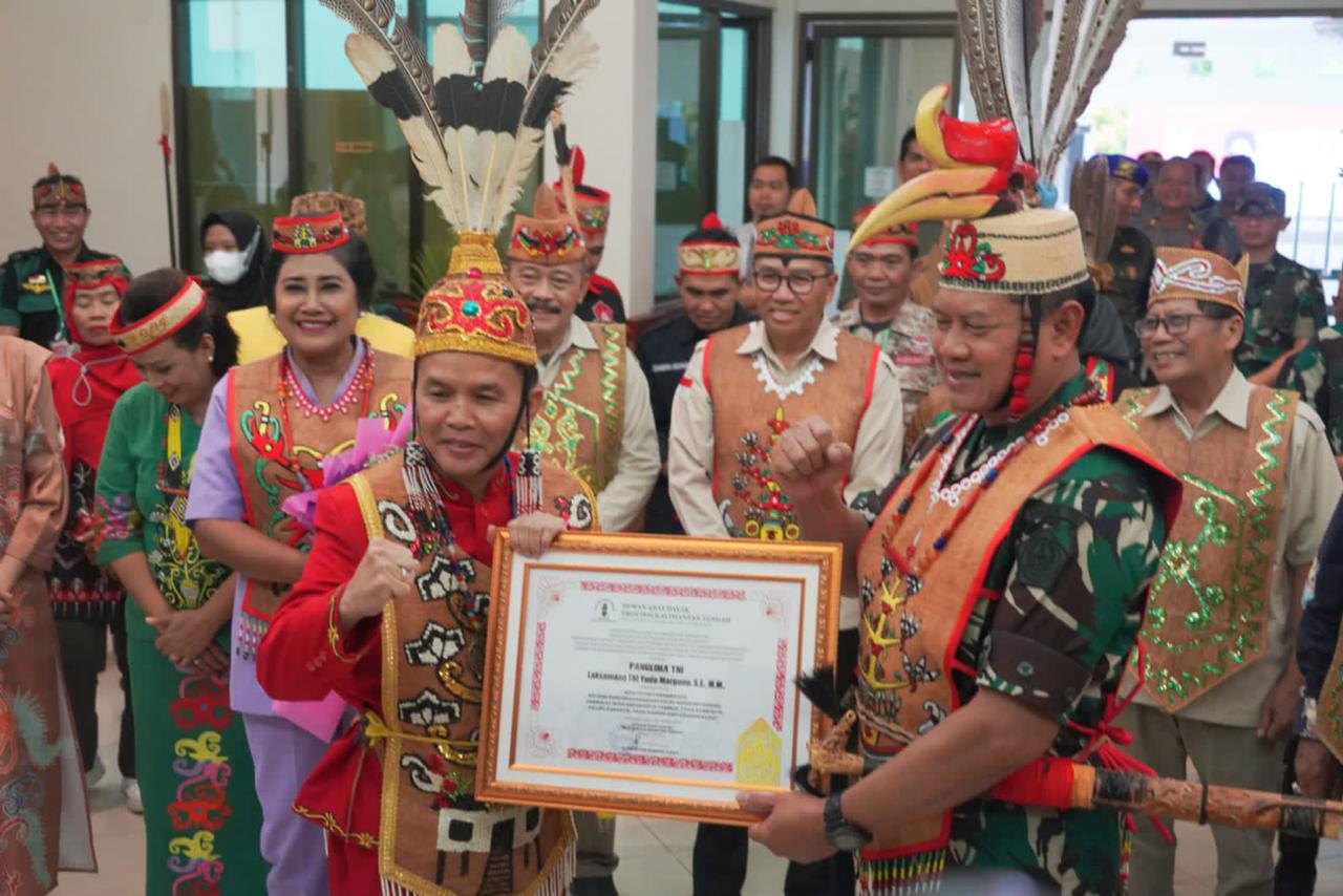 Gubernur Kalteng Sugianto Sabran Sambut Kedatangan Panglima TNI Laksamana Yudo Margono